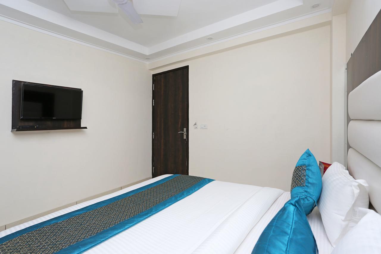 Oyo 9147 Hotel Aerostay ニューデリー エクステリア 写真