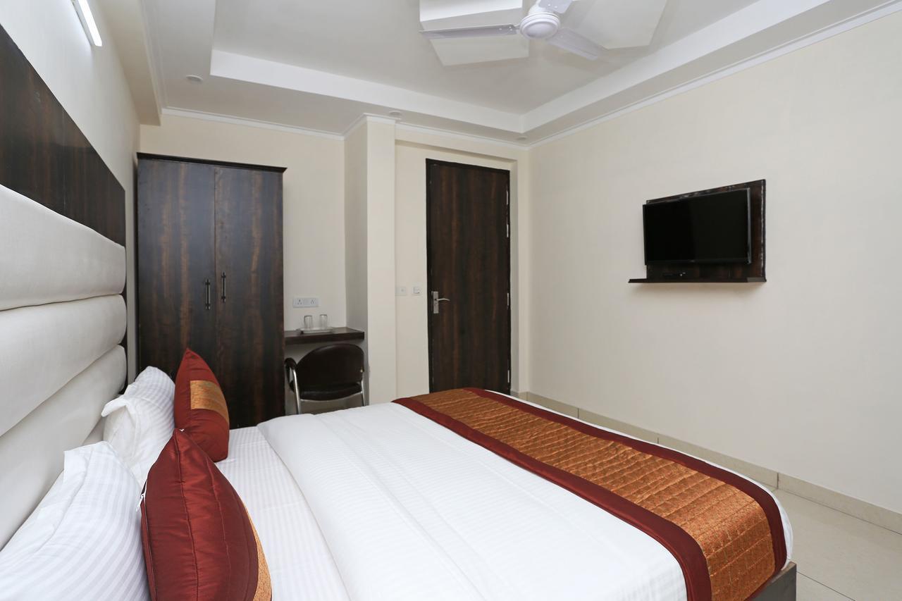 Oyo 9147 Hotel Aerostay ニューデリー エクステリア 写真
