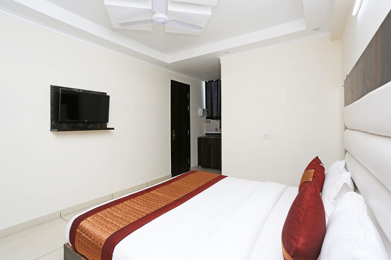 Oyo 9147 Hotel Aerostay ニューデリー エクステリア 写真