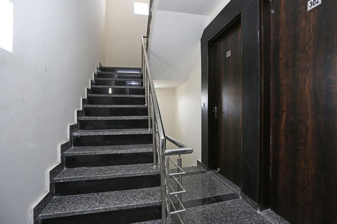 Oyo 9147 Hotel Aerostay ニューデリー エクステリア 写真